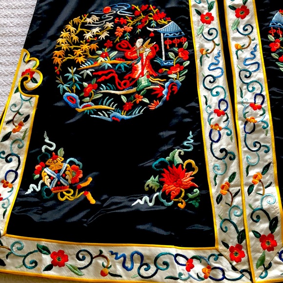 Vintage Silk Embroidered Jacket - Picture 4 of 11